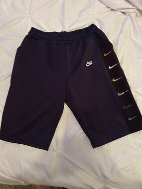 Nike Navy Boys' Multi-Swoosh Athletic Shorts. Size 14/16 for youth boys.